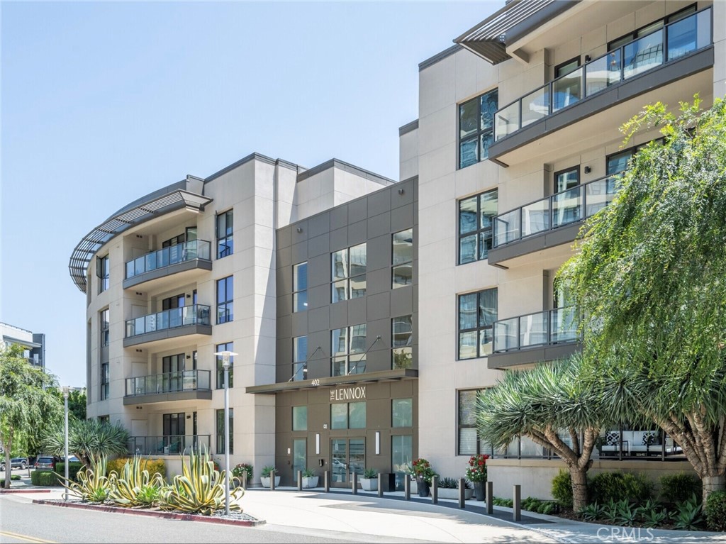 402 Rockefeller, Unit 118 Irvine, CA 92612 - Photo 21 of 24 a front view of a building