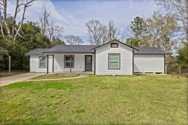 $199,900 | 370 West Bolivar Street, Vidor, TX 77662
