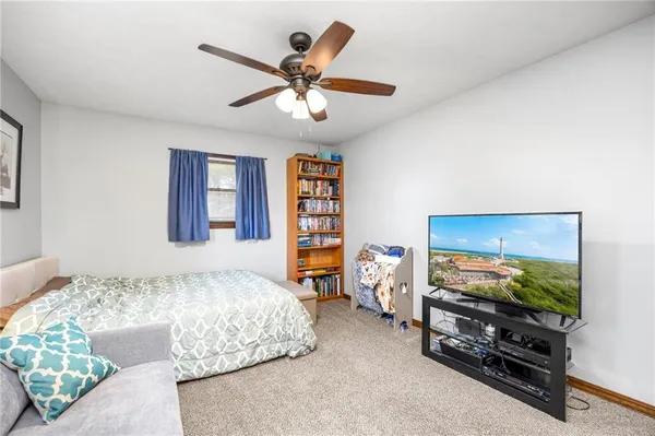 $270,000 | 402 West McKinley Street, Frontenac, KS 66763