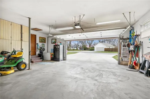 $270,000 | 402 West McKinley Street, Frontenac, KS 66763
