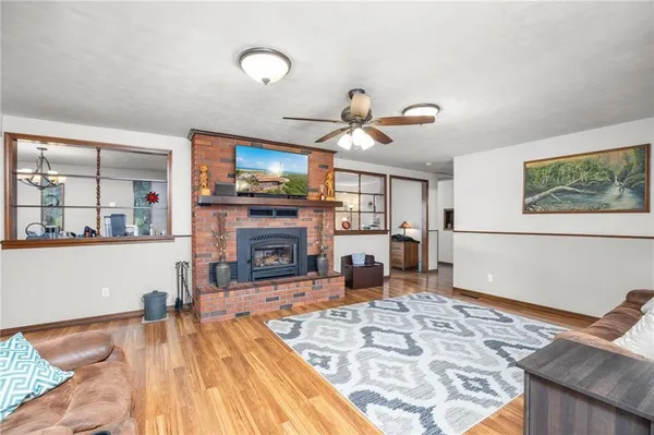 $270,000 | 402 West McKinley Street, Frontenac, KS 66763