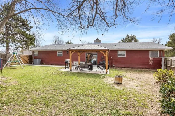 $270,000 | 402 West McKinley Street, Frontenac, KS 66763