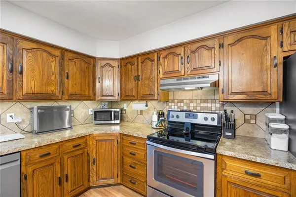 $270,000 | 402 West McKinley Street, Frontenac, KS 66763