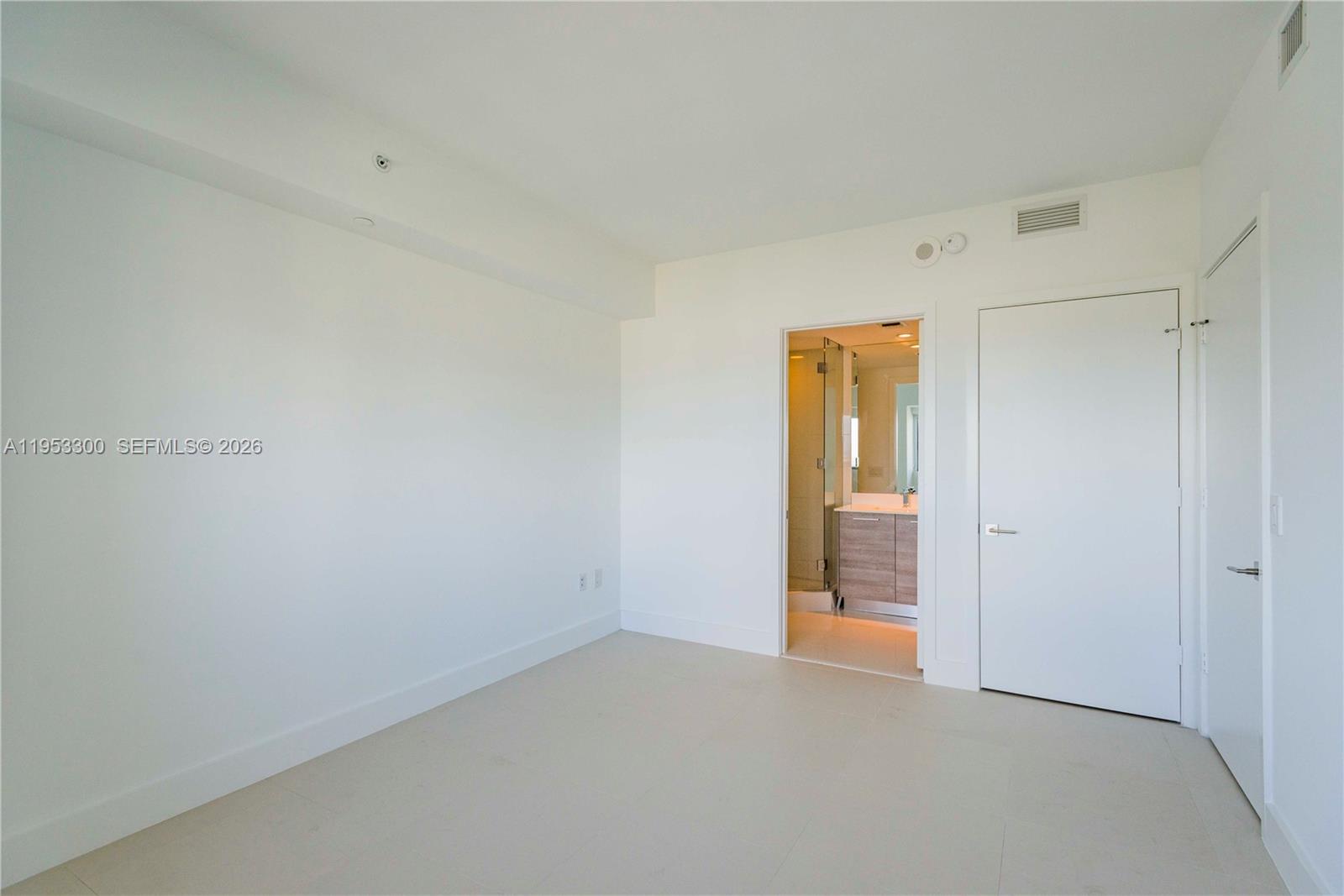 650 Northeast 32nd Street, Unit 2703 Miami, FL 33137 - Photo 19 of 51 a view of an empty room