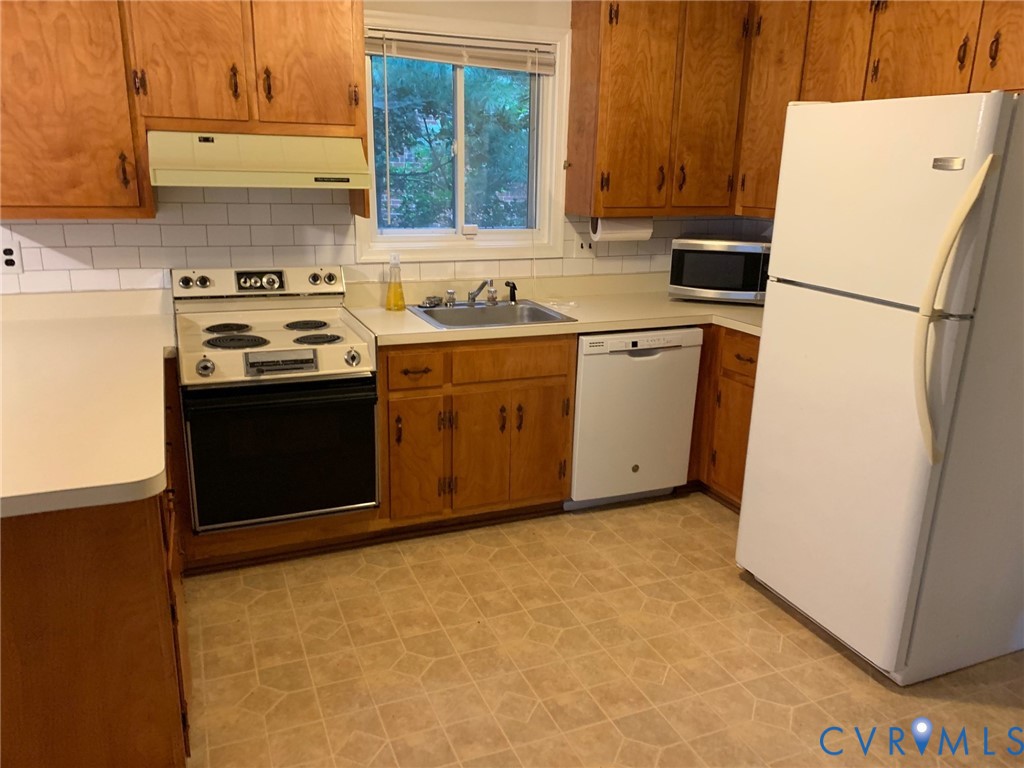 1958 Neptune Drive North Chesterfield, VA 23235 - Photo 2 of 13