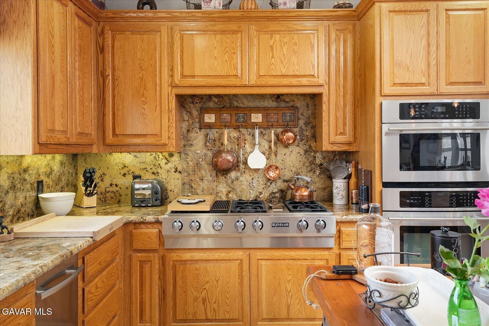 9115 Elizabeth Lake Road Leona Valley, CA 93551 - Photo 10 of 49 17-Kitchen