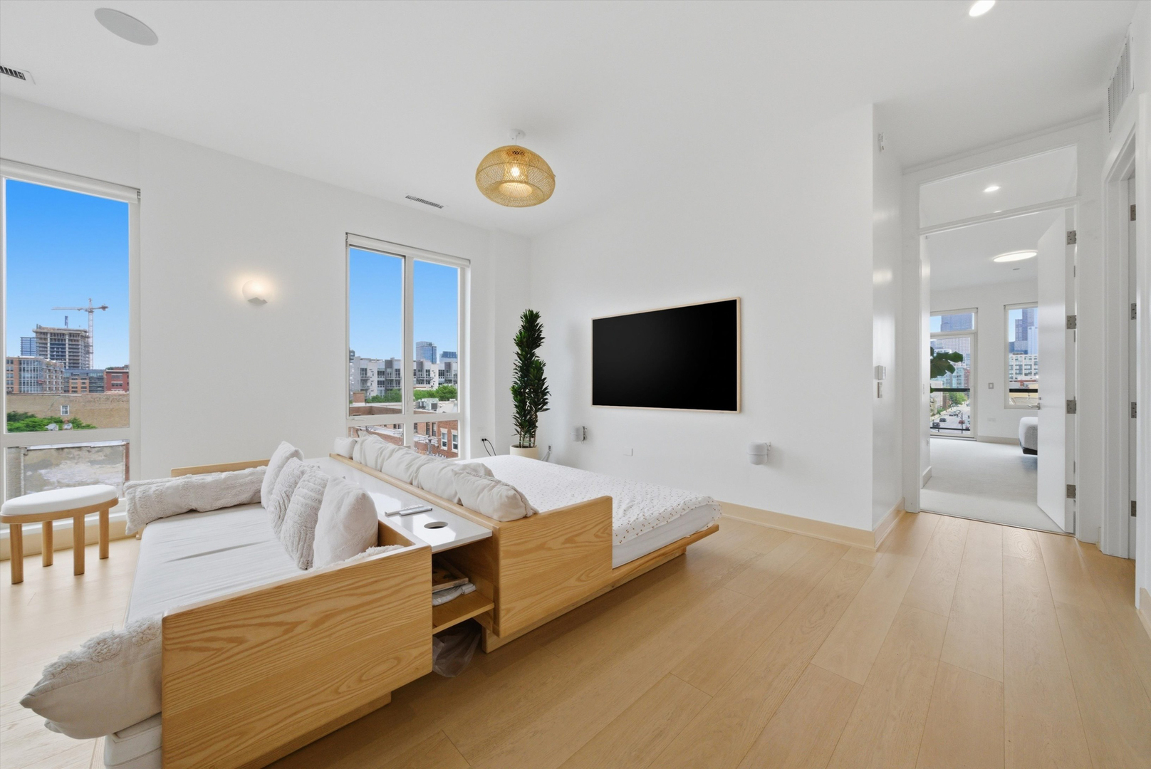 305 South Racine Avenue, Unit 5A Chicago, IL 60607 - Photo 7 of 32