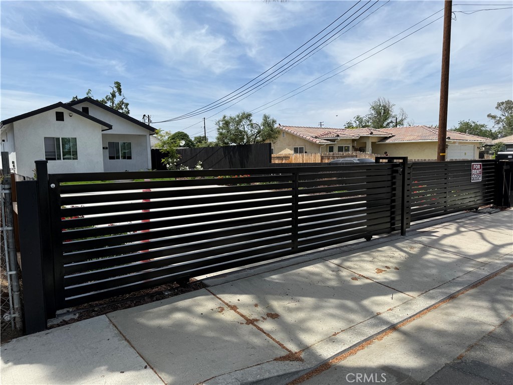 310 Ohio Drive Bakersfield, CA 93307 - Photo 12 of 14