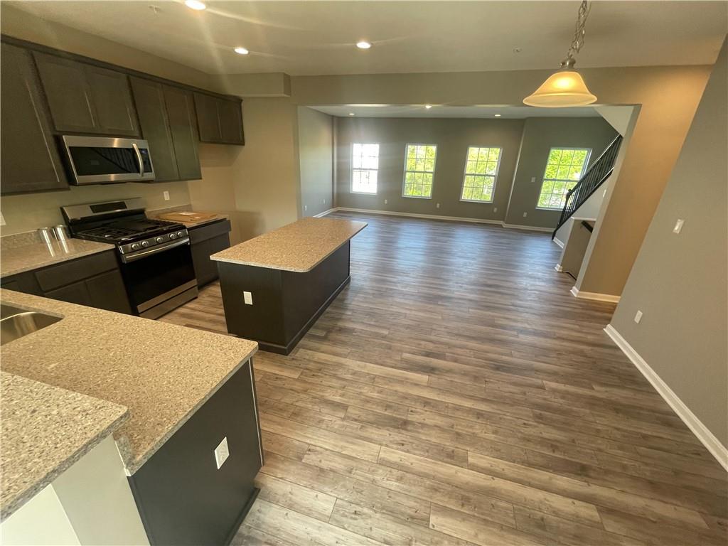 183 Lockheed Drive, Unit 409B Coraopolis, PA 15108 - Photo 3 of 11 Gallery Image 3