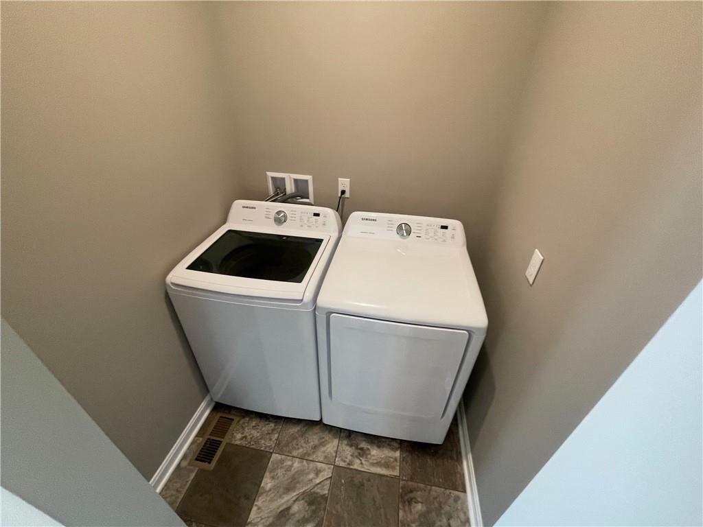 183 Lockheed Drive, Unit 409B Coraopolis, PA 15108 - Photo 4 of 11 Gallery Image 4