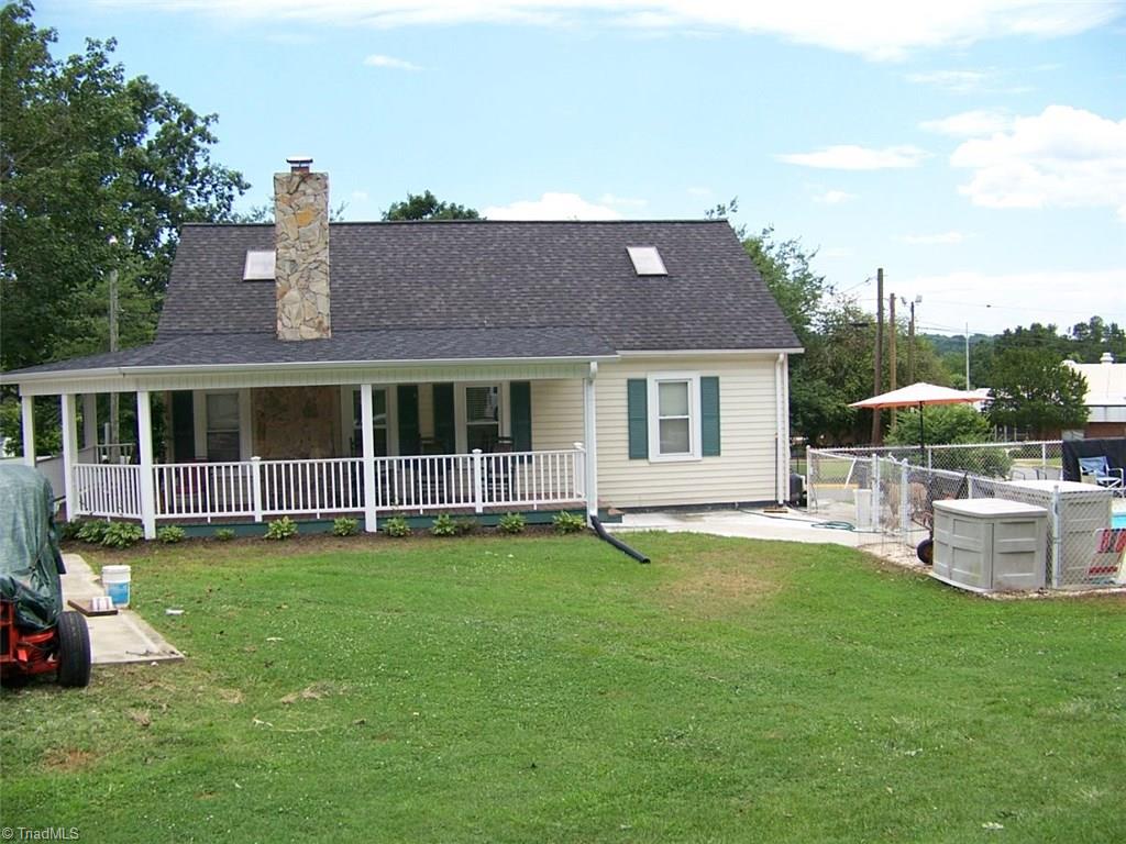 1010 Spring Street Mount Airy, NC 27030 - Photo 1 of 22 Gallery Image 1