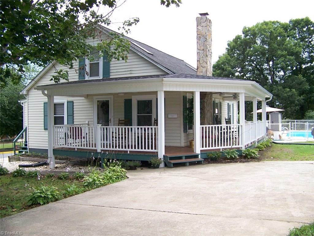1010 Spring Street Mount Airy, NC 27030 - Photo 2 of 22 Gallery Image 2
