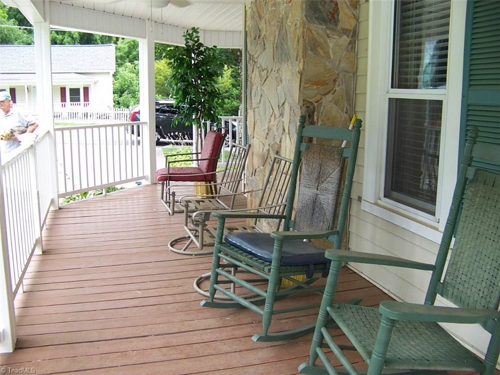 1010 Spring Street Mount Airy, NC 27030 - Photo 5 of 22 Gallery Image 5