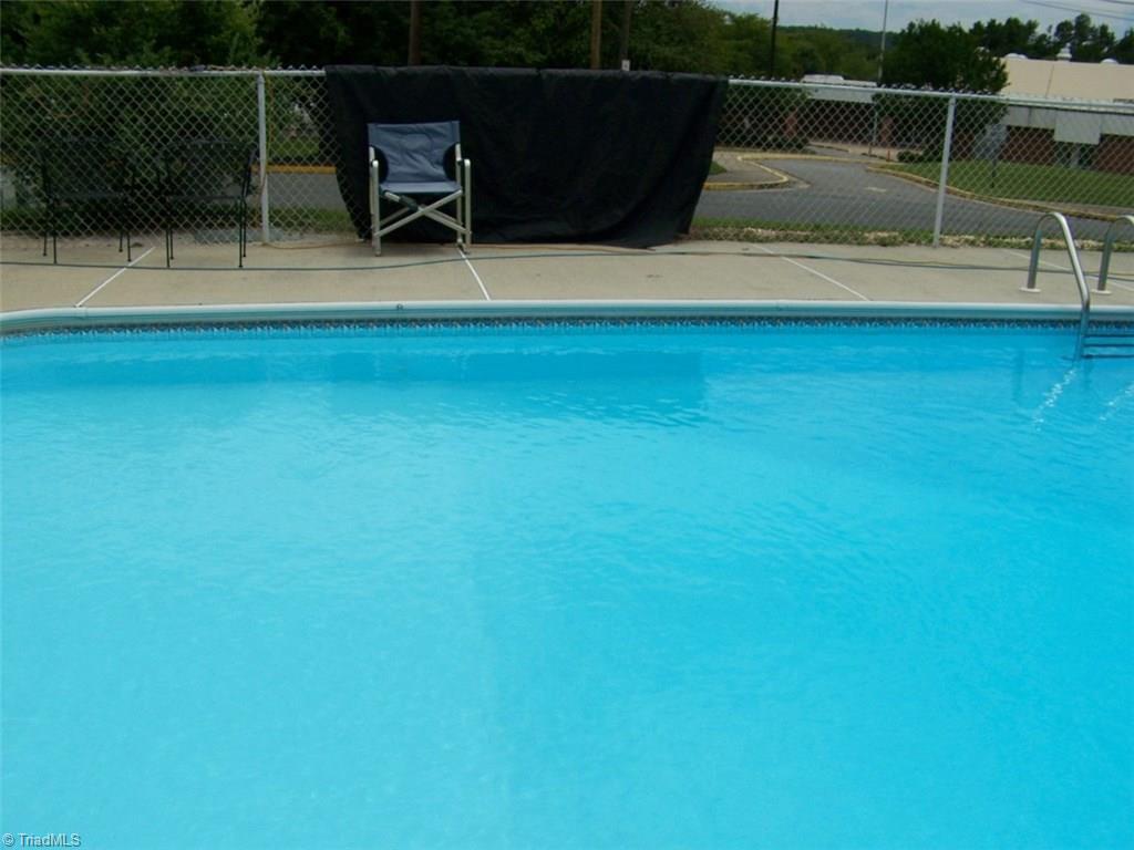 1010 Spring Street Mount Airy, NC 27030 - Photo 6 of 22 Gallery Image 6