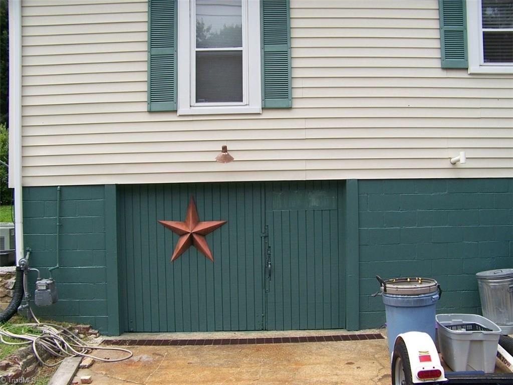 1010 Spring Street Mount Airy, NC 27030 - Photo 9 of 22 Gallery Image 9