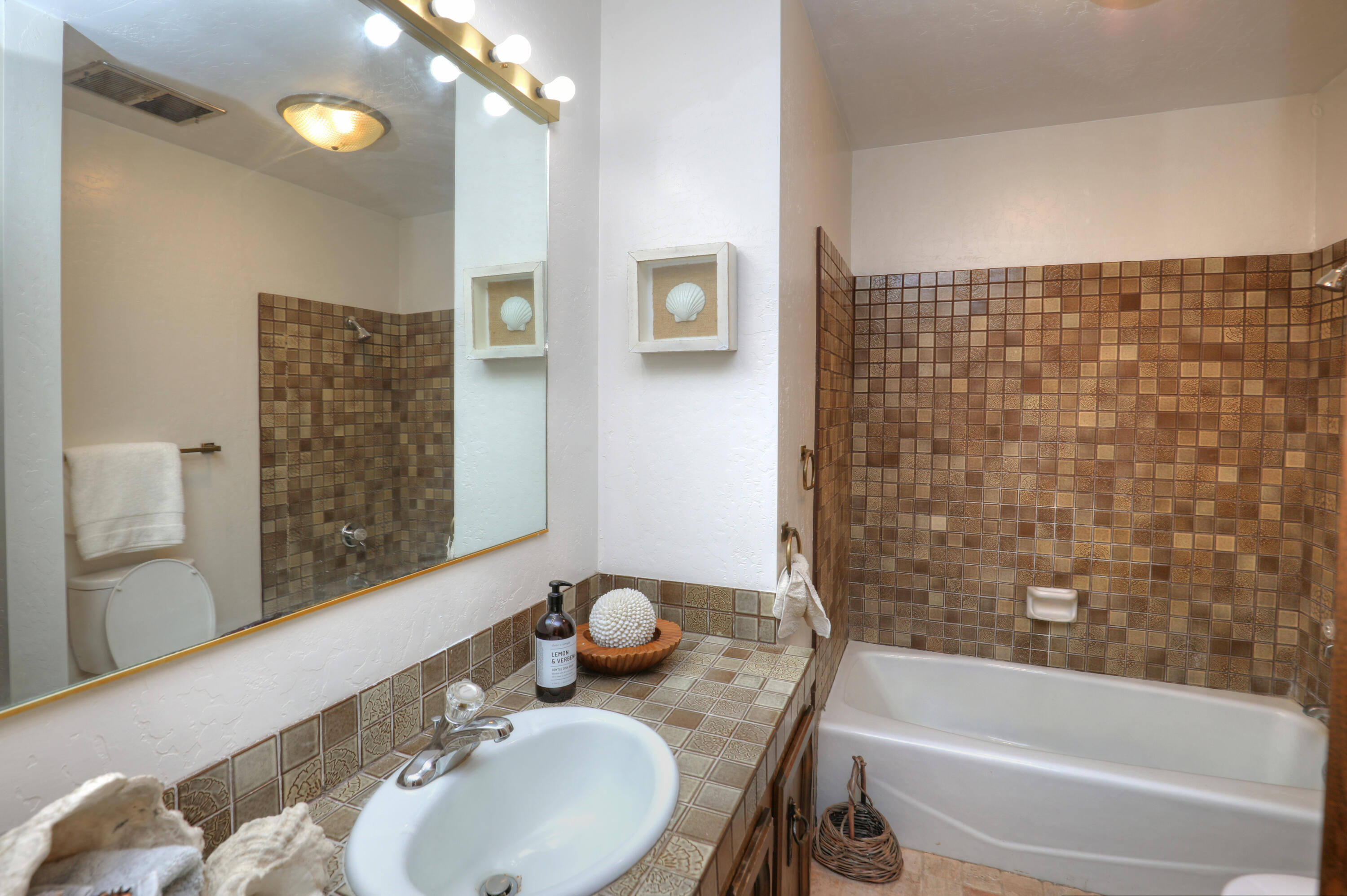 35 Hollister Ranch Road Goleta, CA 93117 - Photo 13 of 35 2nd upstairs bath