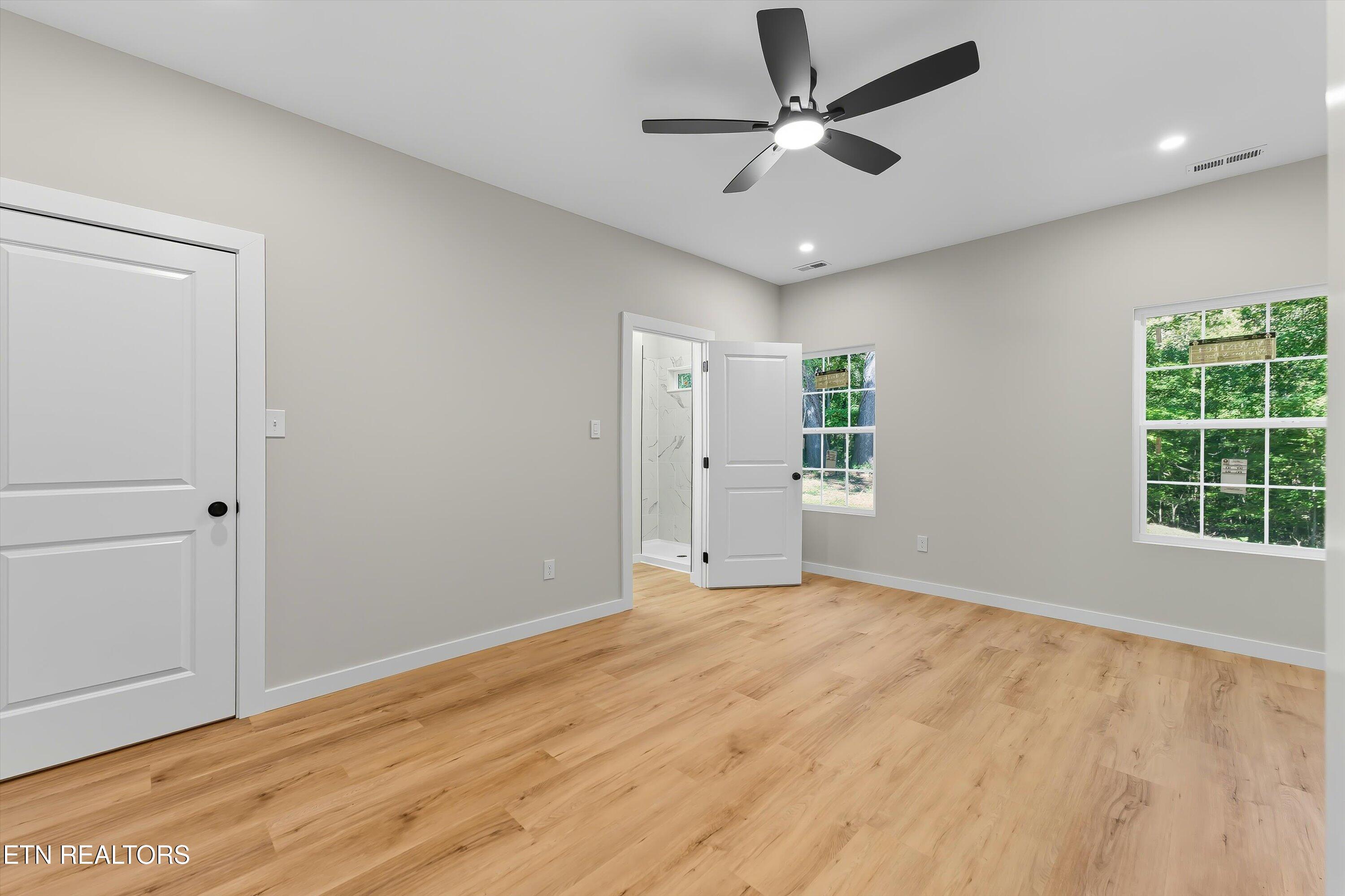 218 Morris Road Harriman, TN 37748 - Photo 14 of 31 18-218 Morris St-18
