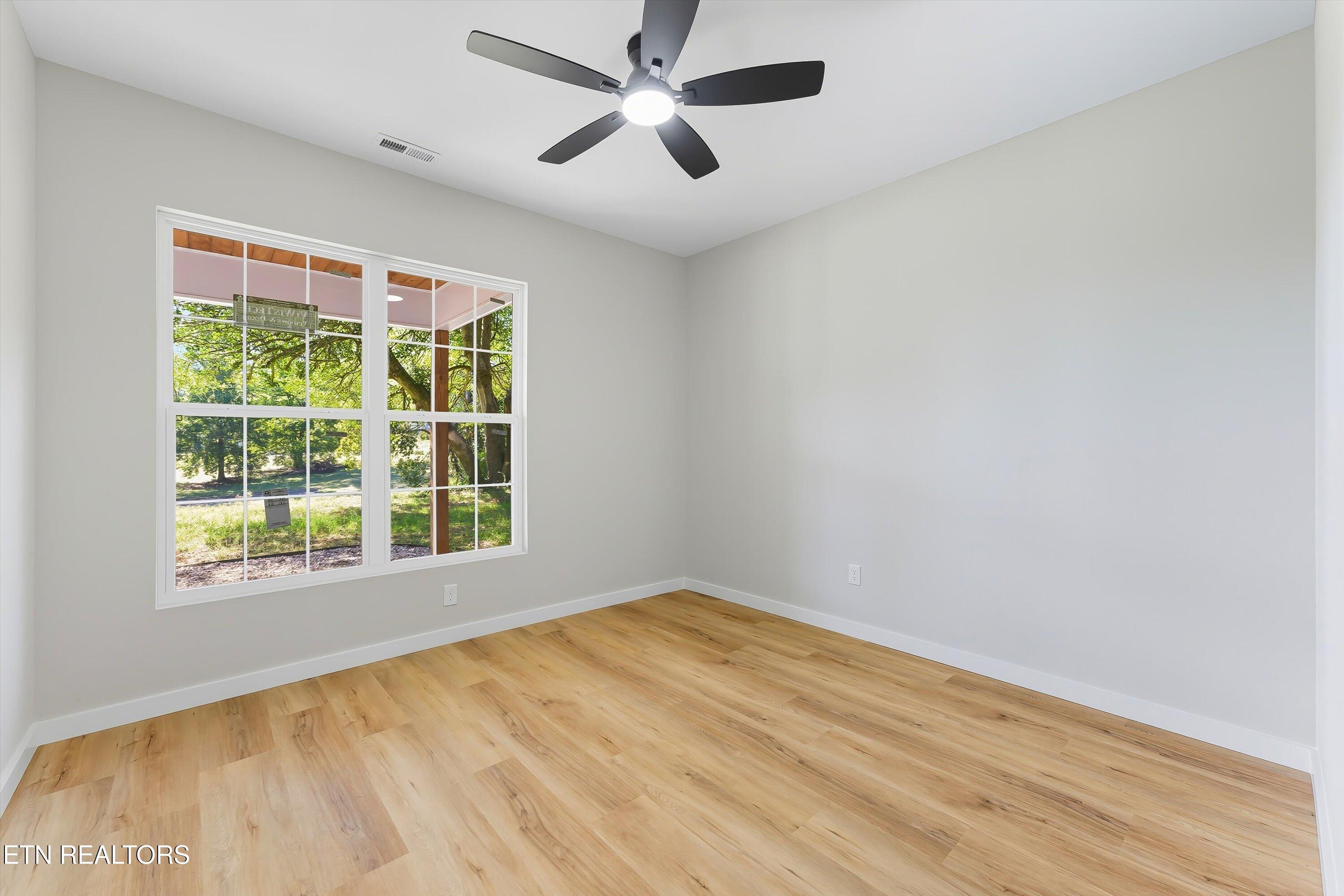 218 Morris Road Harriman, TN 37748 - Photo 21 of 31 16-218 Morris St-16