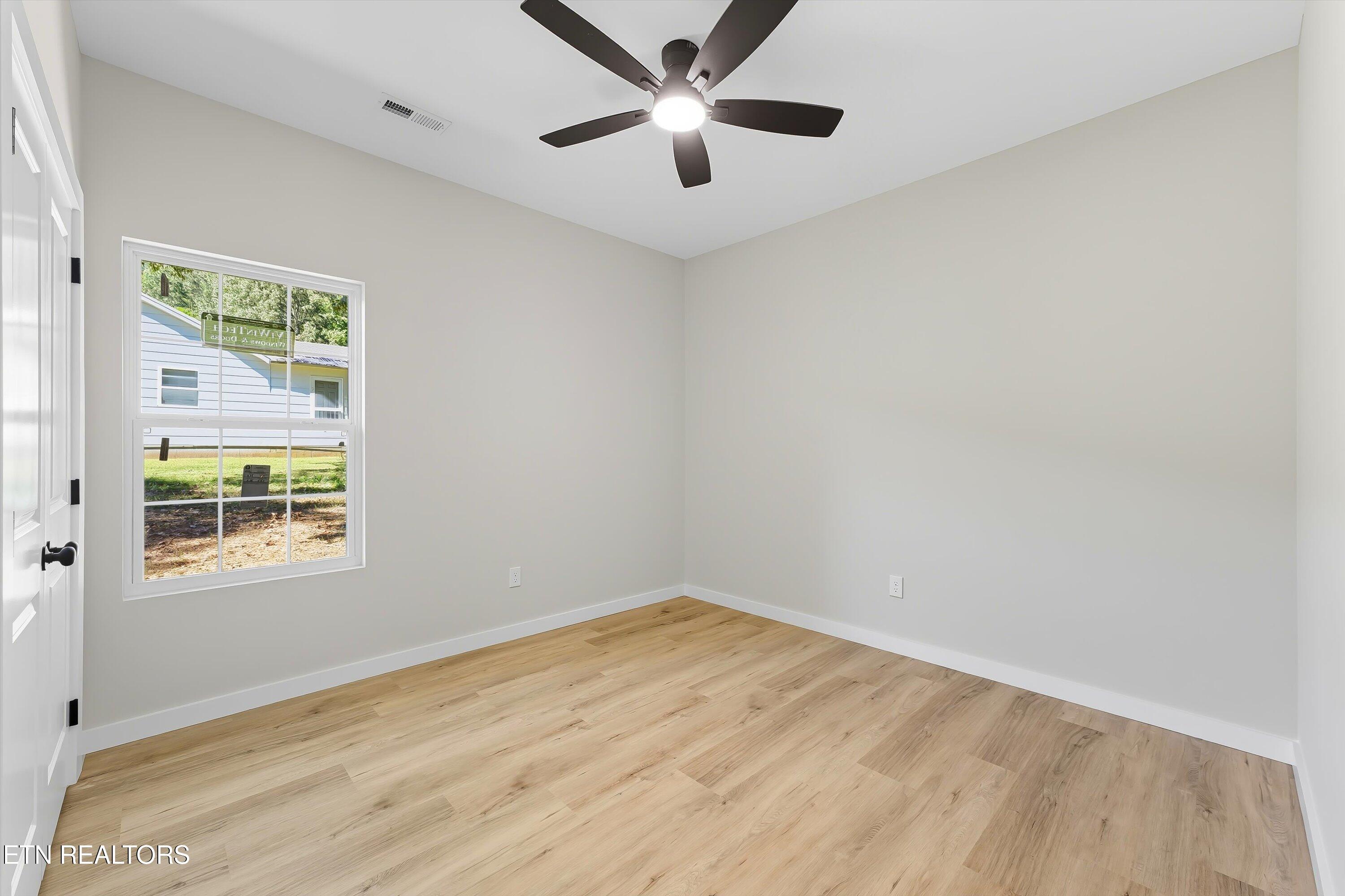 218 Morris Road Harriman, TN 37748 - Photo 26 of 31 17-218 Morris St-17
