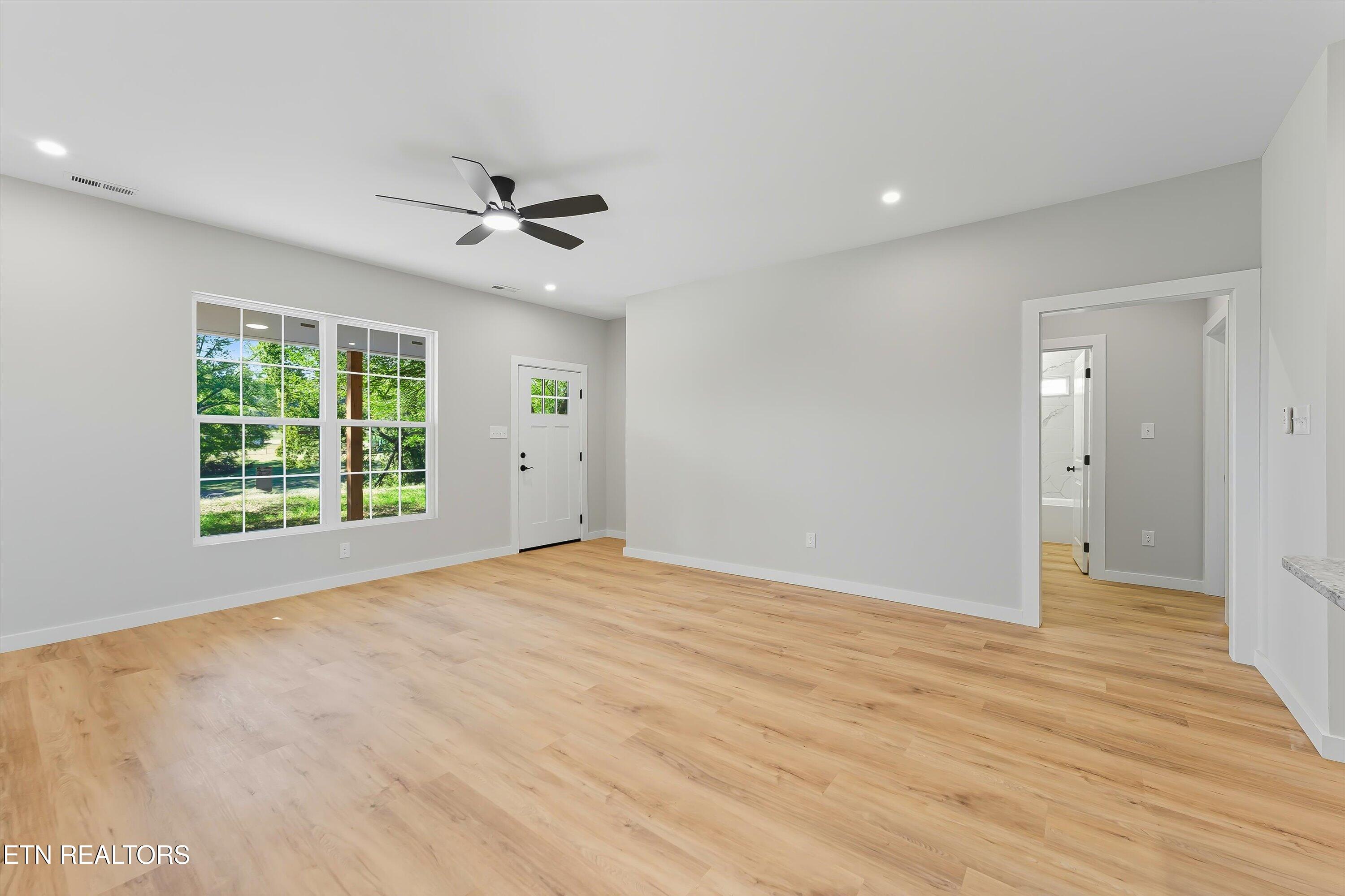 218 Morris Road Harriman, TN 37748 - Photo 7 of 31 08-218 Morris St-8