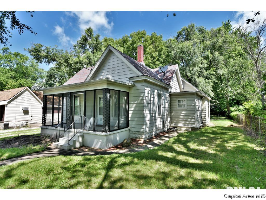 305 East Mill Street Rochester, IL 62563 - Photo 1 of 28