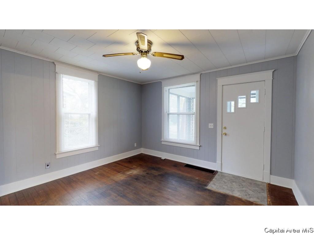 305 East Mill Street Rochester, IL 62563 - Photo 4 of 28