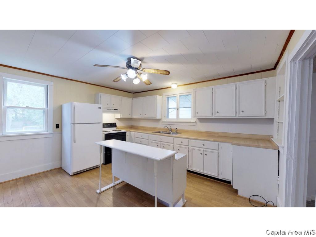 305 East Mill Street Rochester, IL 62563 - Photo 8 of 28