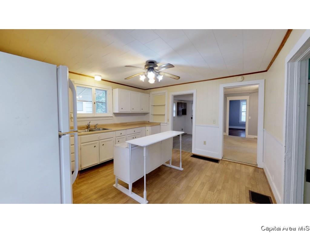 305 East Mill Street Rochester, IL 62563 - Photo 9 of 28