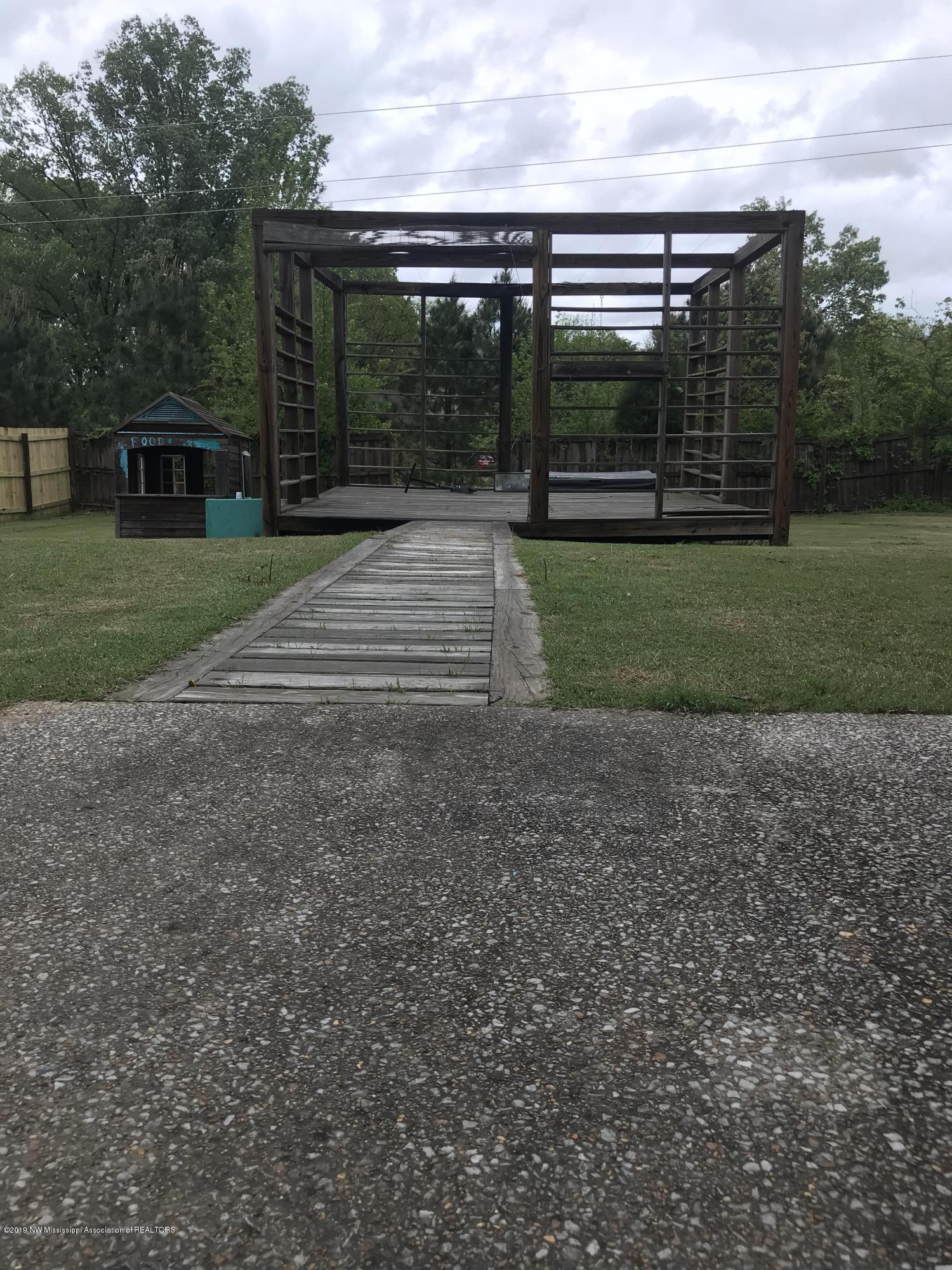 2454 Della Street Hernando, MS 38632 - Photo 4 of 24 05