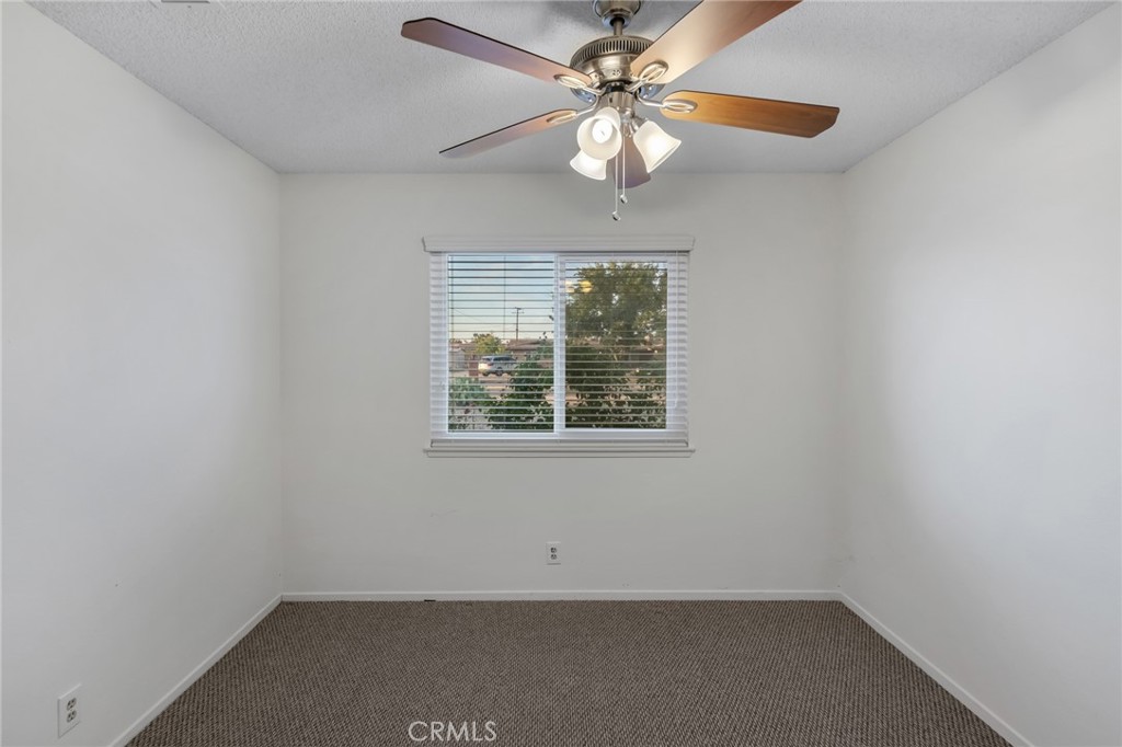 10966 Neola Road Apple Valley, CA 92308 - Photo 13 of 30