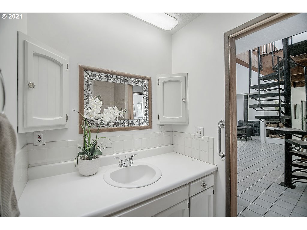 228 Duncan Road Kelso, WA 98626 - Photo 1 of 26 Gallery Image 1
