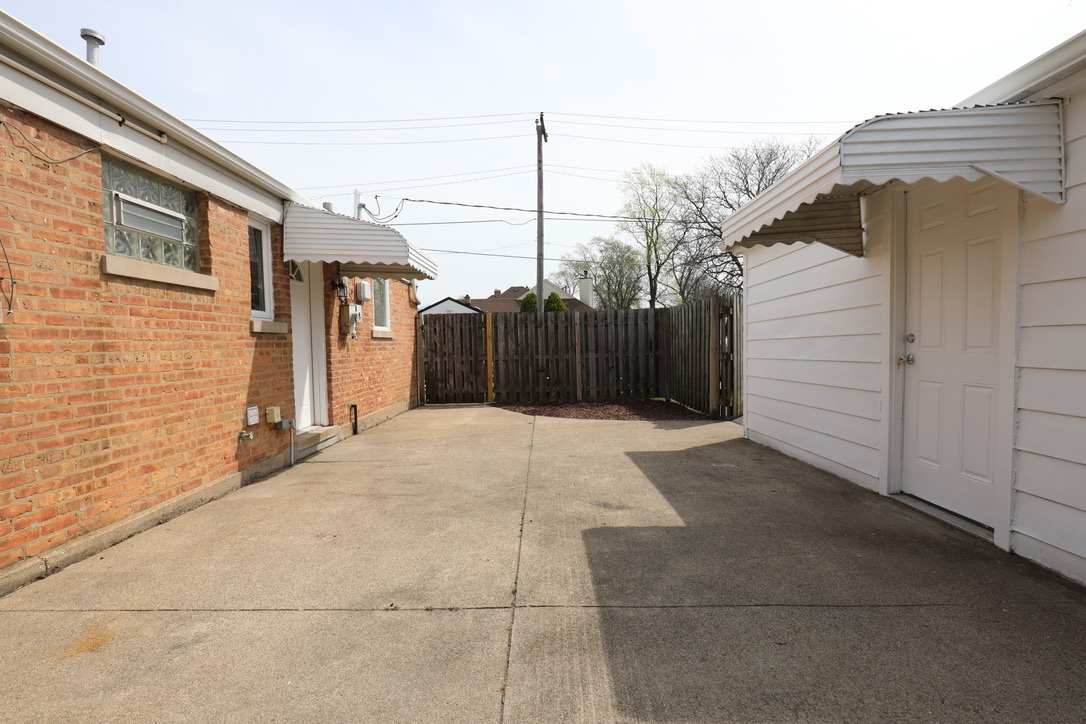 2207 175th Street Homewood, IL 60430 - Photo 11 of 13 a view of a house with backyard