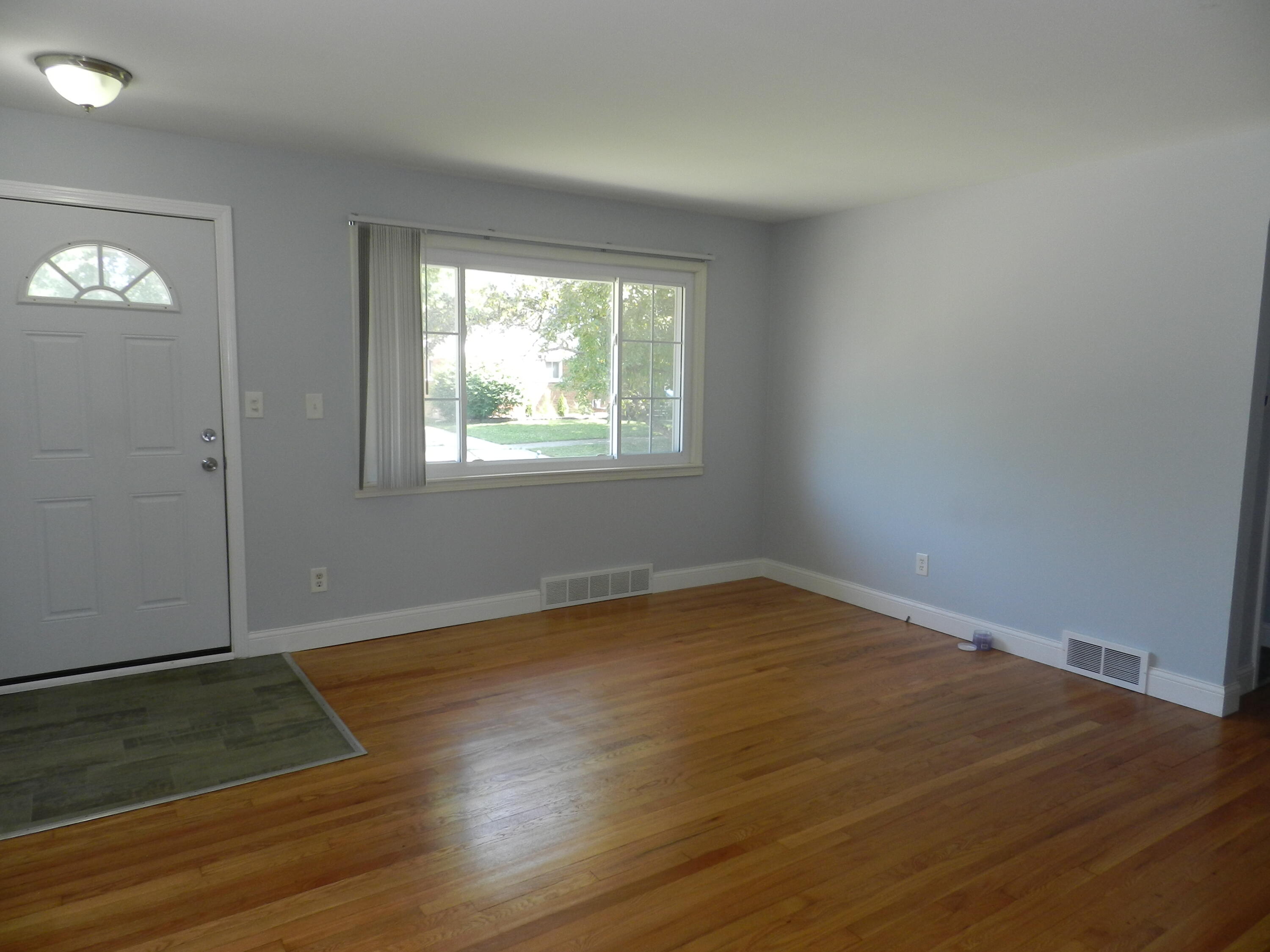 4318 Adams Circle Wayne, MI 48184 - Photo 5 of 30 DSCN5942