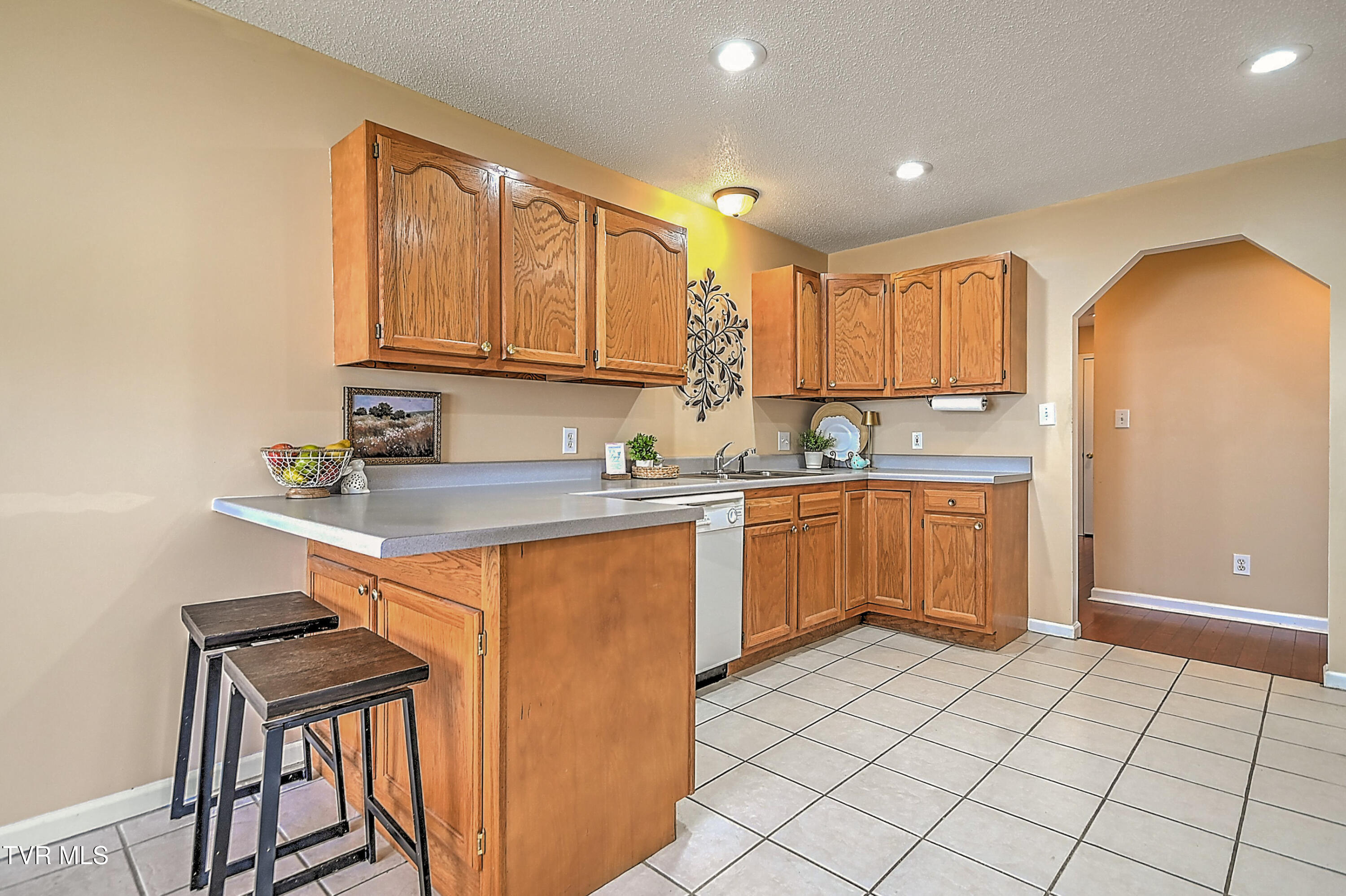 5020 Old Jonesboro Road Bristol, TN 37620 - Photo 13 of 42 5020 Old Jonesboro KW-13