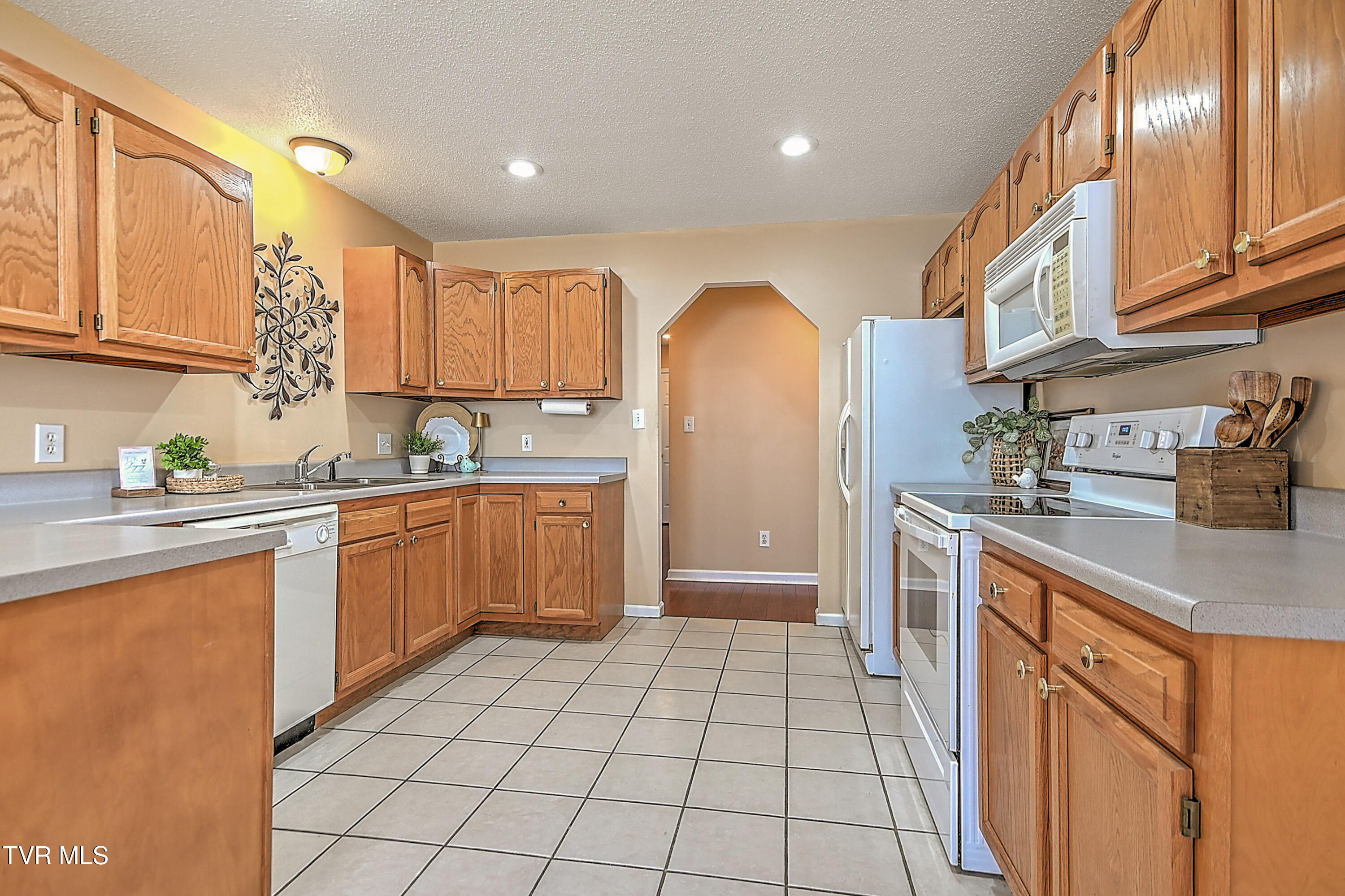 5020 Old Jonesboro Road Bristol, TN 37620 - Photo 14 of 42 5020 Old Jonesboro KW-14