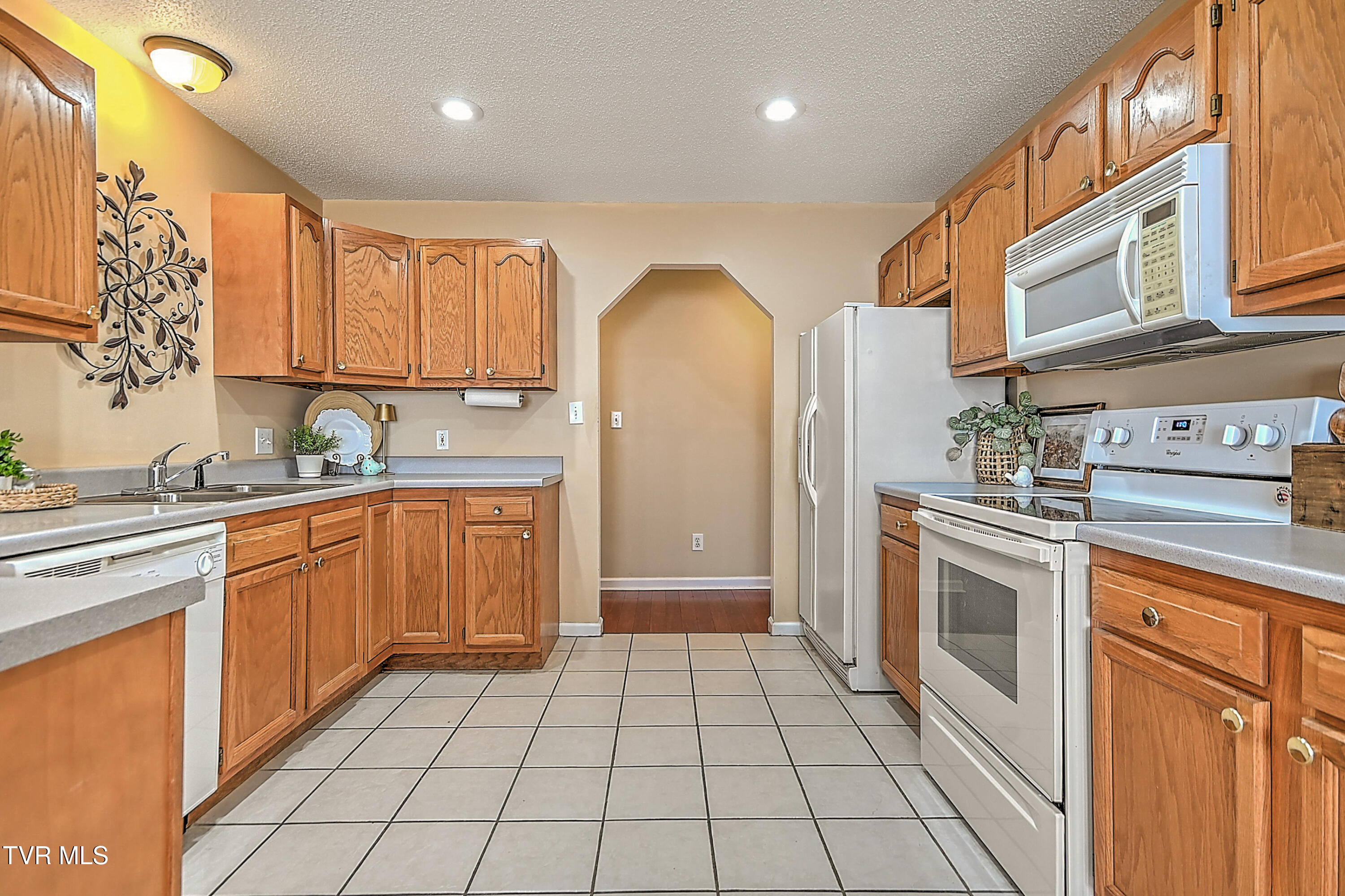 5020 Old Jonesboro Road Bristol, TN 37620 - Photo 15 of 42 5020 Old Jonesboro KW-15