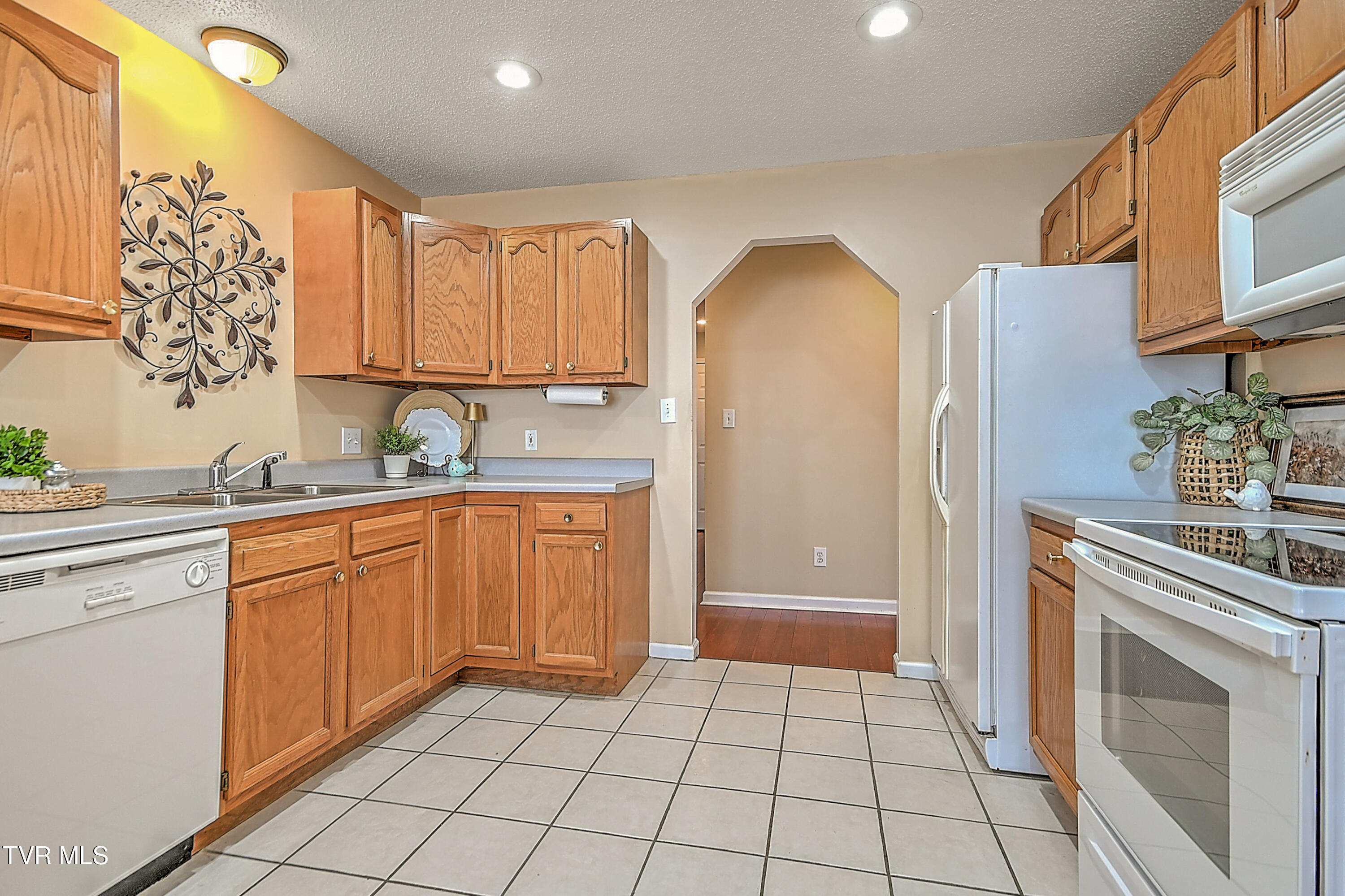 5020 Old Jonesboro Road Bristol, TN 37620 - Photo 16 of 42 5020 Old Jonesboro KW-16