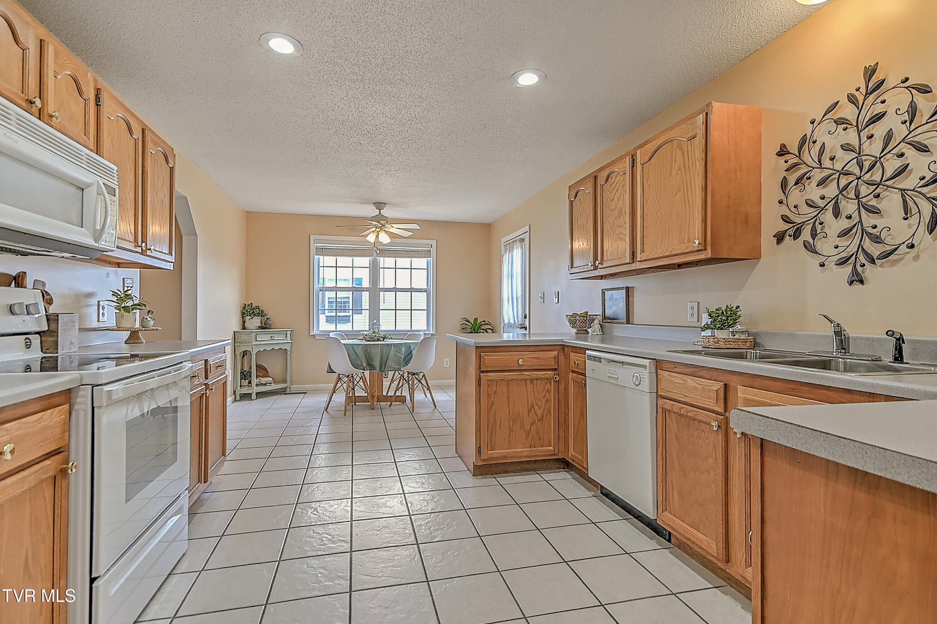 5020 Old Jonesboro Road Bristol, TN 37620 - Photo 17 of 42 5020 Old Jonesboro KW-17