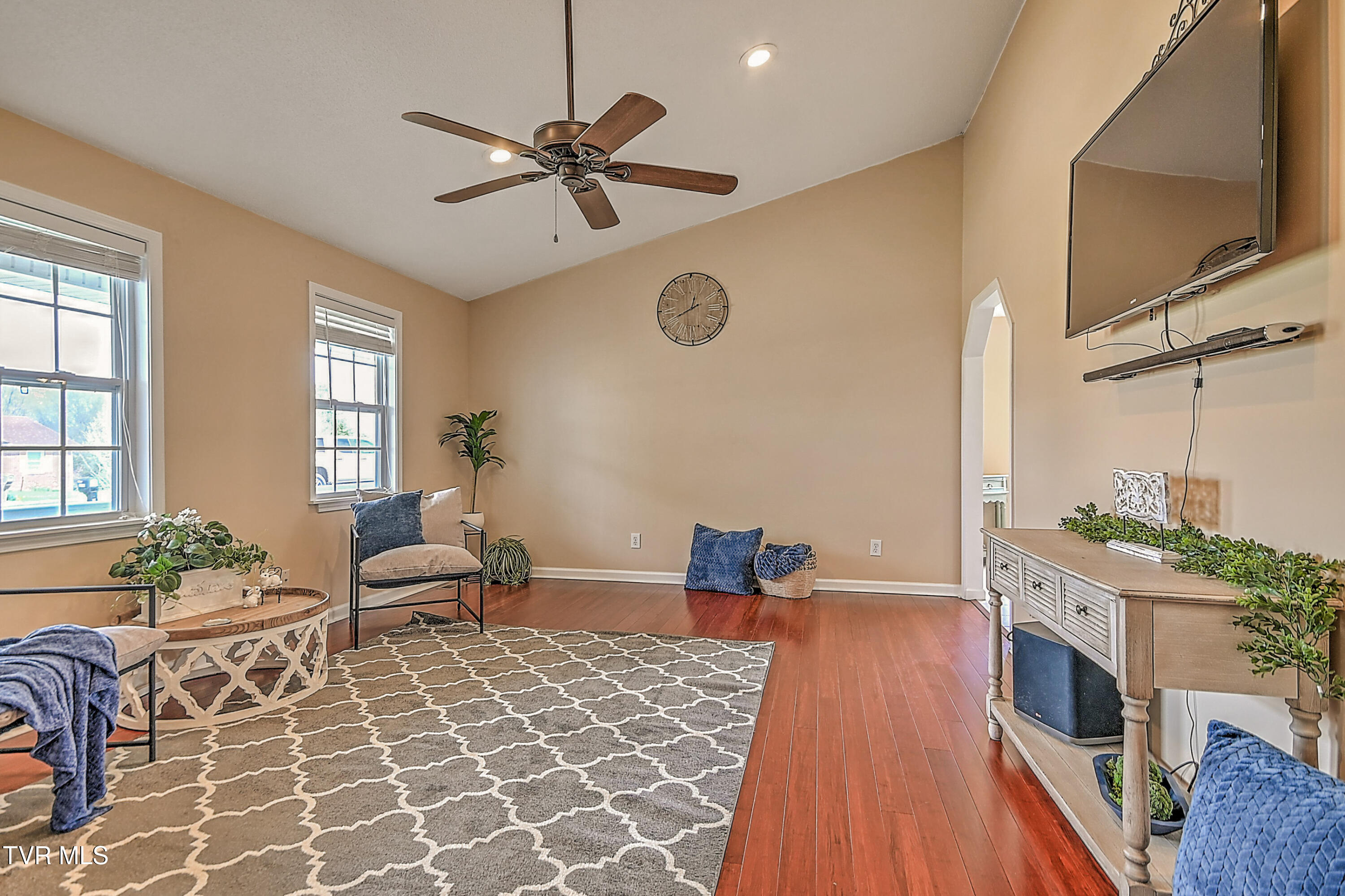 5020 Old Jonesboro Road Bristol, TN 37620 - Photo 8 of 42 5020 Old Jonesboro KW-8