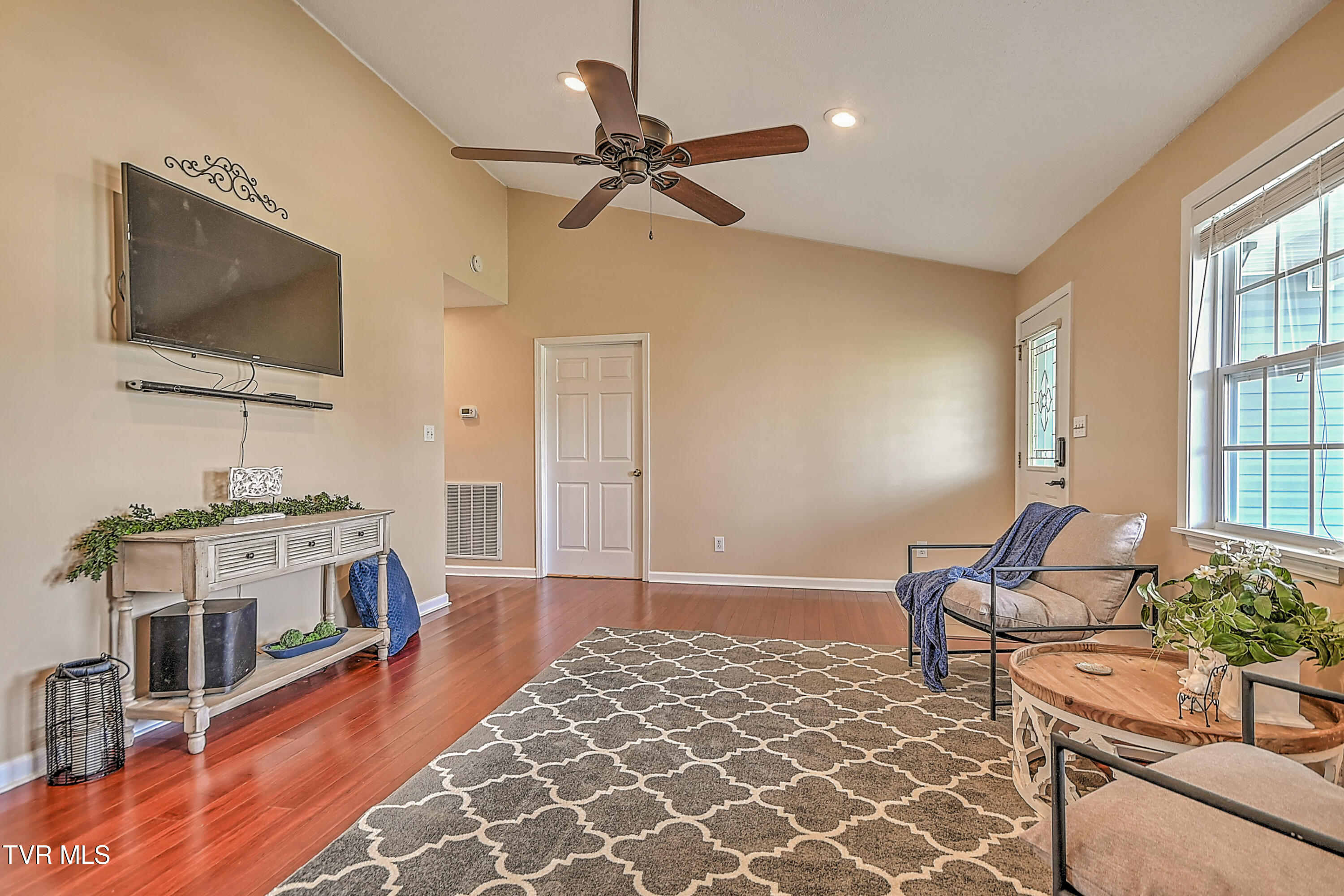 5020 Old Jonesboro Road Bristol, TN 37620 - Photo 9 of 42 5020 Old Jonesboro KW-9