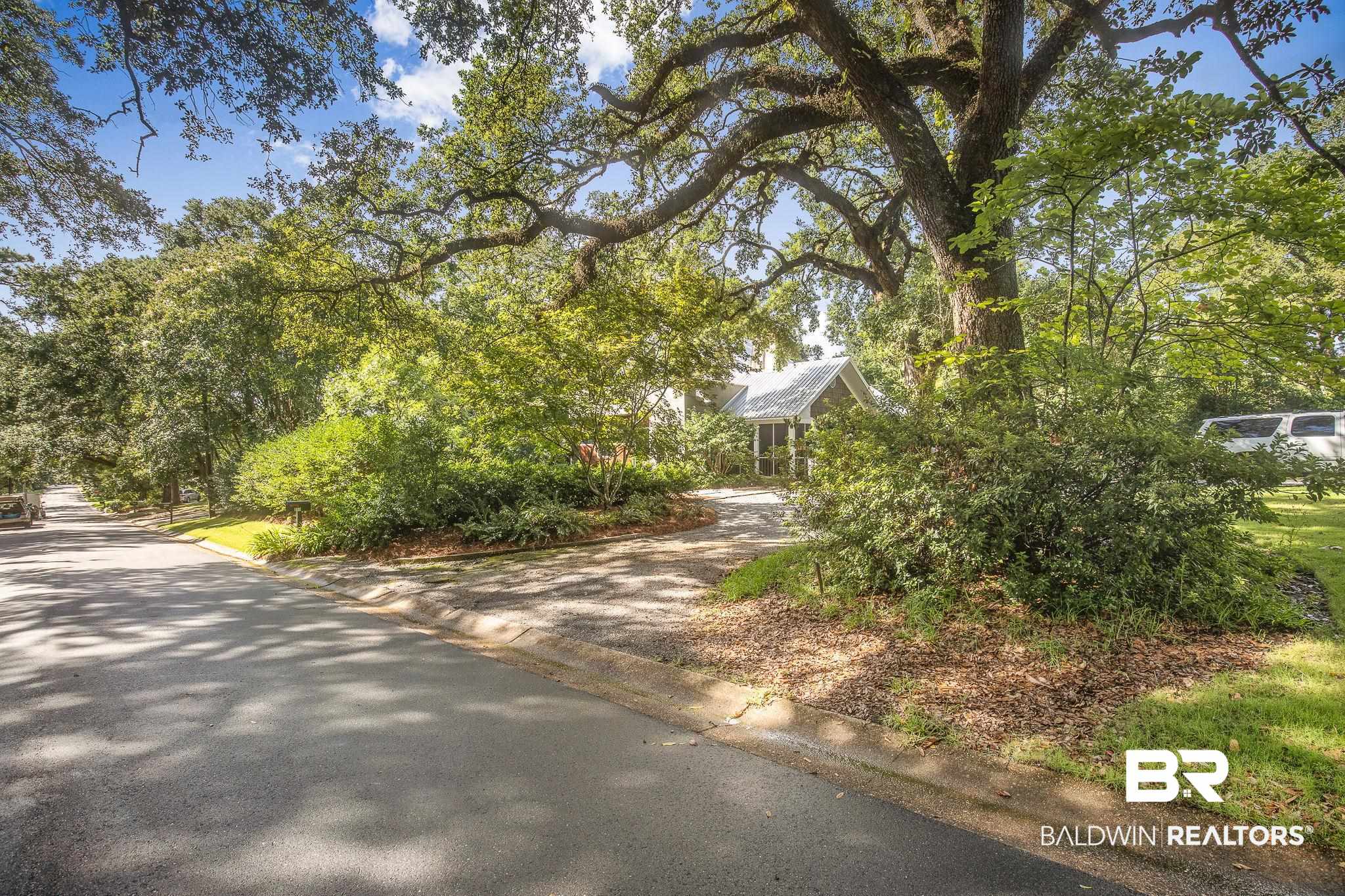 211 Pier Avenue Fairhope, AL 36532 - Photo 4 of 49 Private Frontage