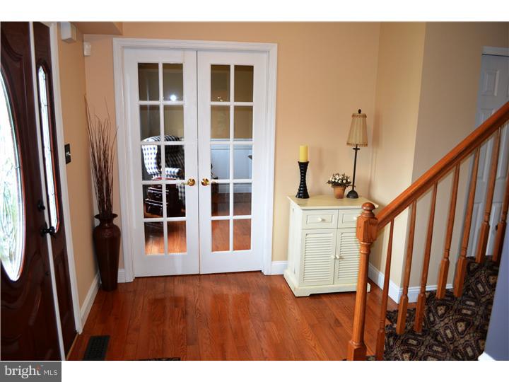 423 Merion Drive Sinking Spring, PA 19608 - Photo 3 of 25 Foyer