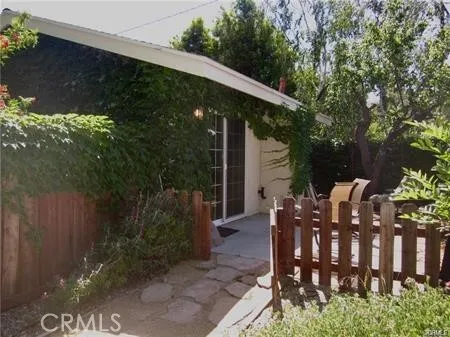 $1,995 | 23101 Lanark Street, Unit 2, West Hills, CA 91304