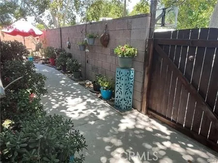 $1,995 | 23101 Lanark Street, Unit 2, West Hills, CA 91304