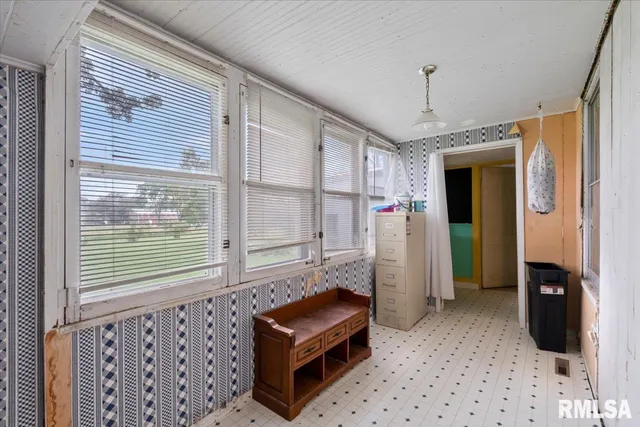 $220,999 | 4804 Northwest Boulevard, Davenport, IA 52806