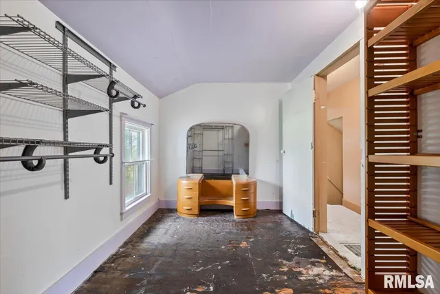 $220,999 | 4804 Northwest Boulevard, Davenport, IA 52806