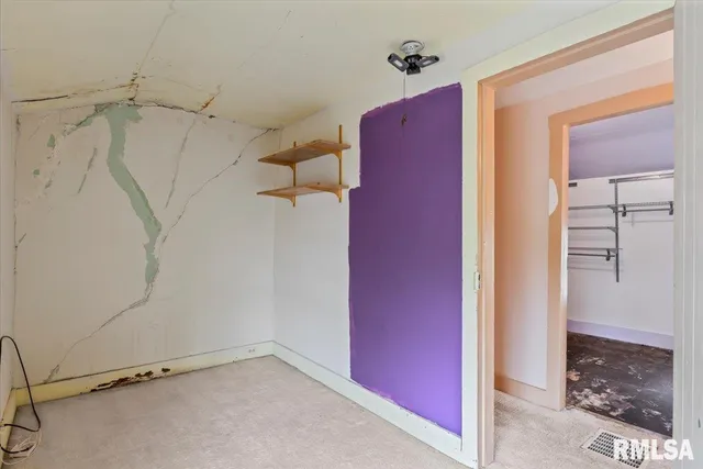 $220,999 | 4804 Northwest Boulevard, Davenport, IA 52806