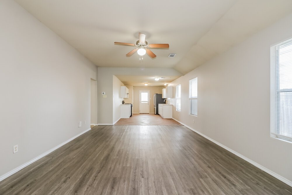 12531 Roxdale Ridge Drive Houston, TX 77044 - Photo 5 of 16