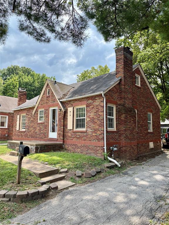 1811 South New Florissant Road Florissant, MO 63031 - Photo 2 of 12