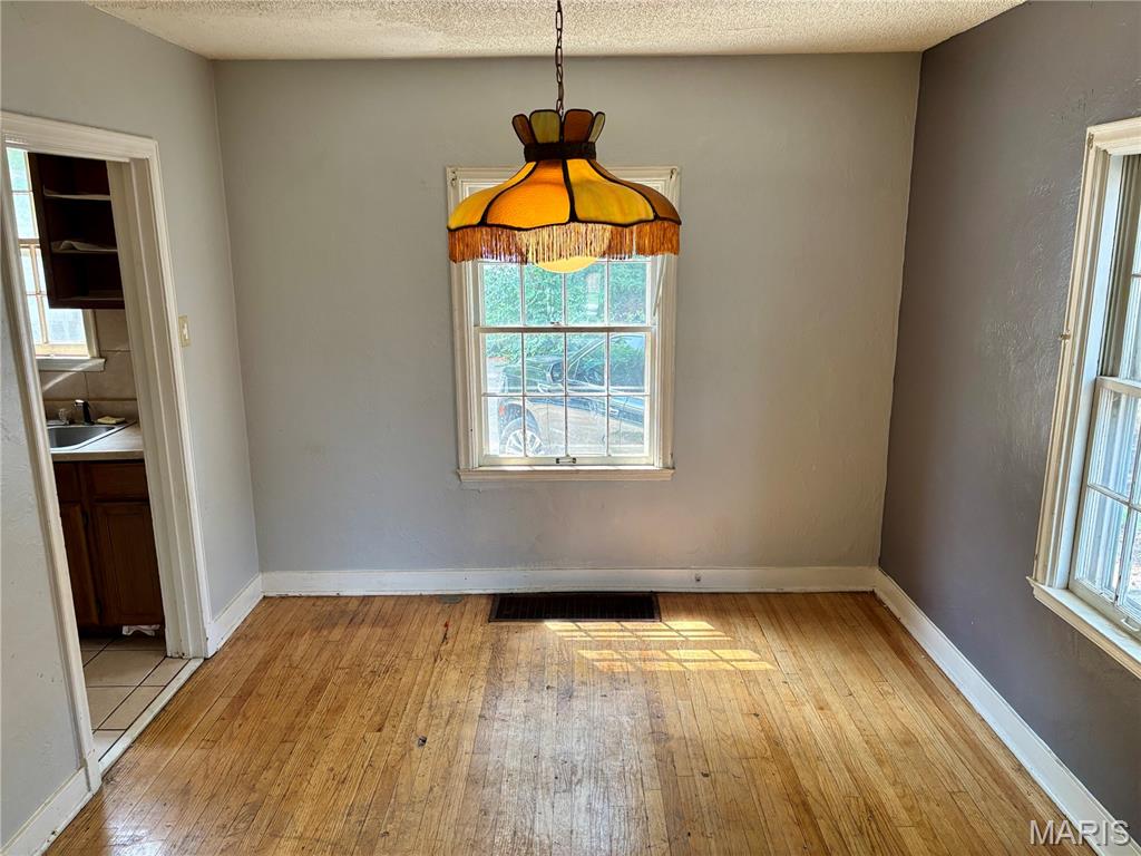 1811 South New Florissant Road Florissant, MO 63031 - Photo 4 of 12